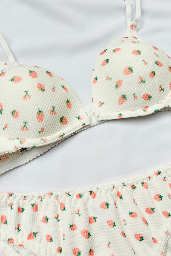 ست پینترستی آلبالو و توت فرنگی تینیجری