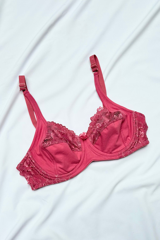 سوتین فنر دار نخی و ضد حساسیت زنانه