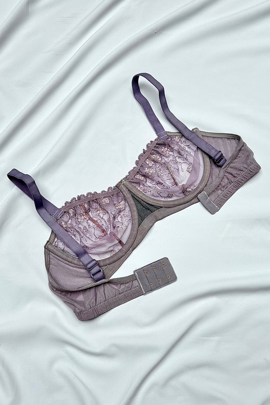 سوتین خنک و راحت مناسب برای روزهای گرم تابستان