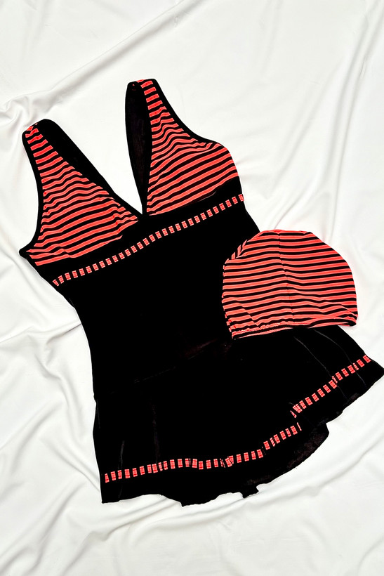 مایو دامنی همراه با کلا و کاپ متحرک دار