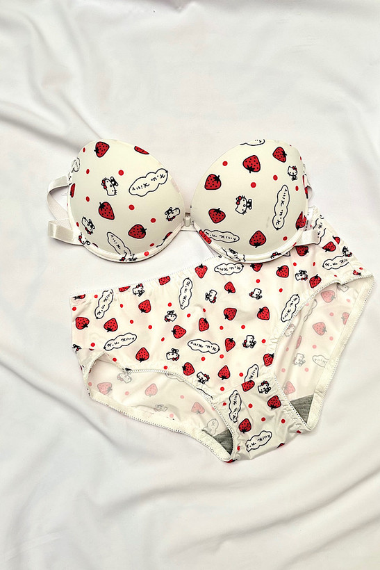 شرت و سوتین ست طرح کیتی وارداتی