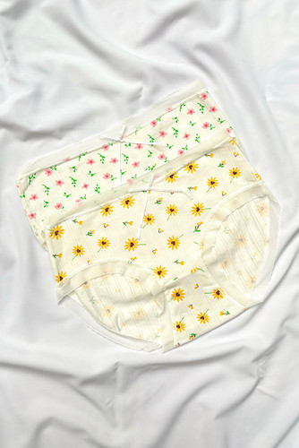 شرت دخترانه گل دار عروسکی وارداتی