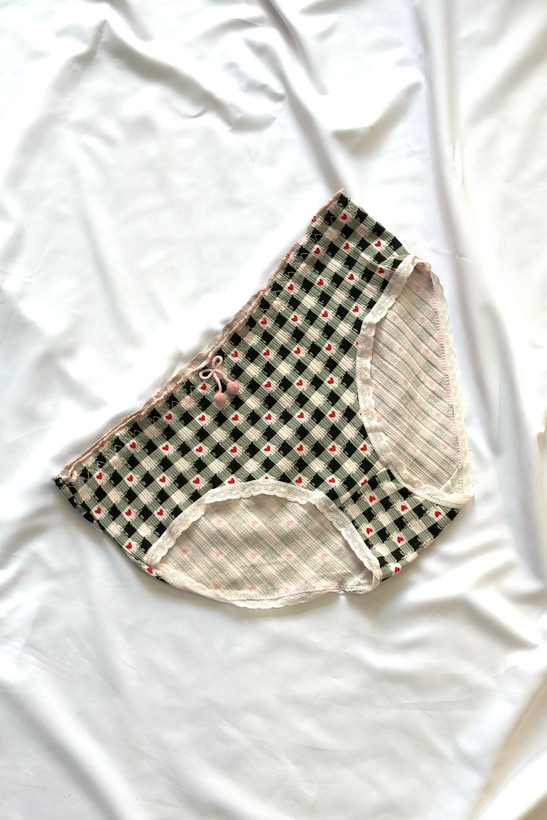 شورت زنانه کفشدوزکی